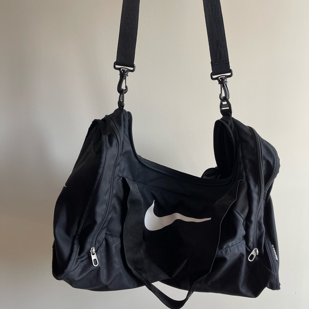 Nike black duffel bag, medium size